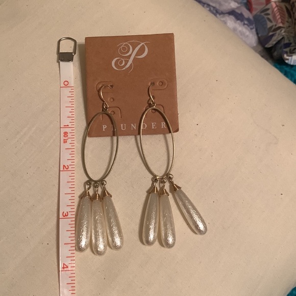 Plunder Earrings - Picture 3 of 4